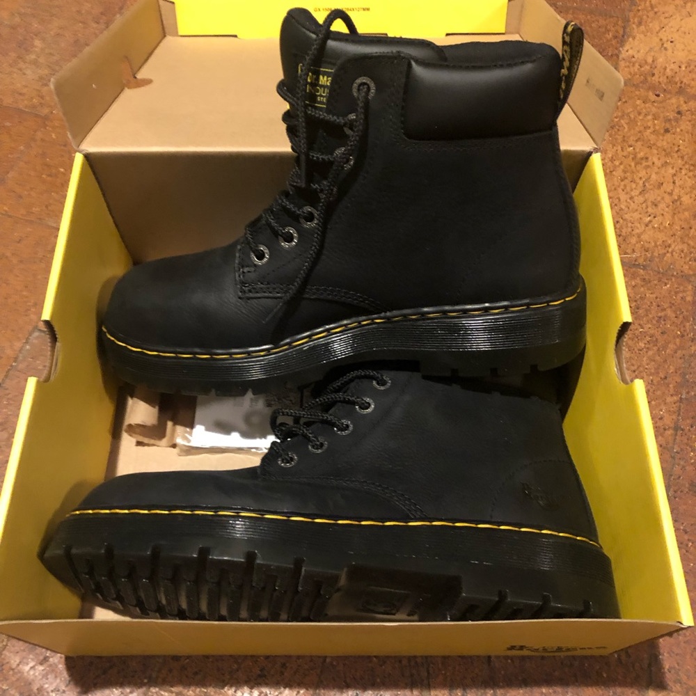 BRAND NEW DR. MARTENS MENS WINCH STEEL TOE BOOTS!